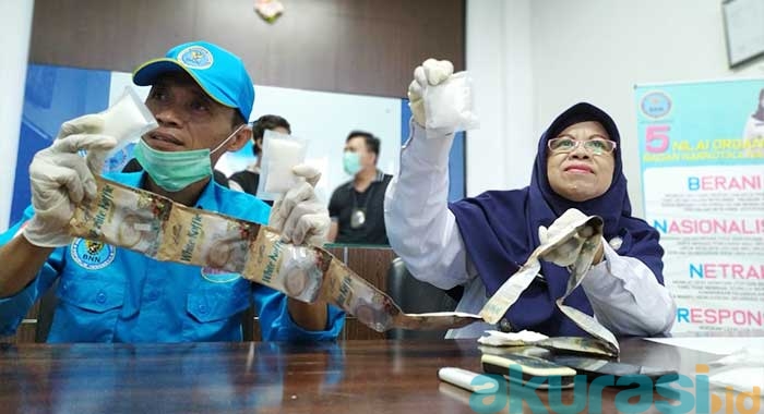 Kelabui Petugas Berwajib, Sabu Satu Kilo Asal Tawau Malaysia Diselundupkan ke Dalam Kemasan Kopi Kelabui Petugas Berwajib, Sabu Satu Kilo Asal Tawau Malaysia Diselundupkan ke Dalam Kemasan Kopi